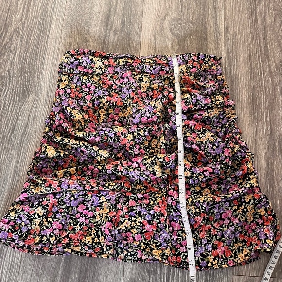 Zara Floral Ruched Ruffle Mini Skirt – Size M - Picture 9 of 10
